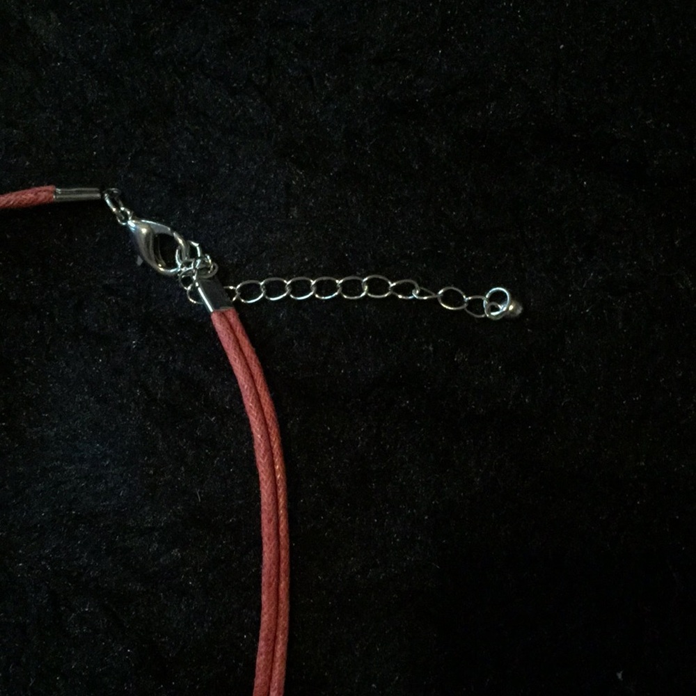 Red stone statement necklace - Picture 3 of 3